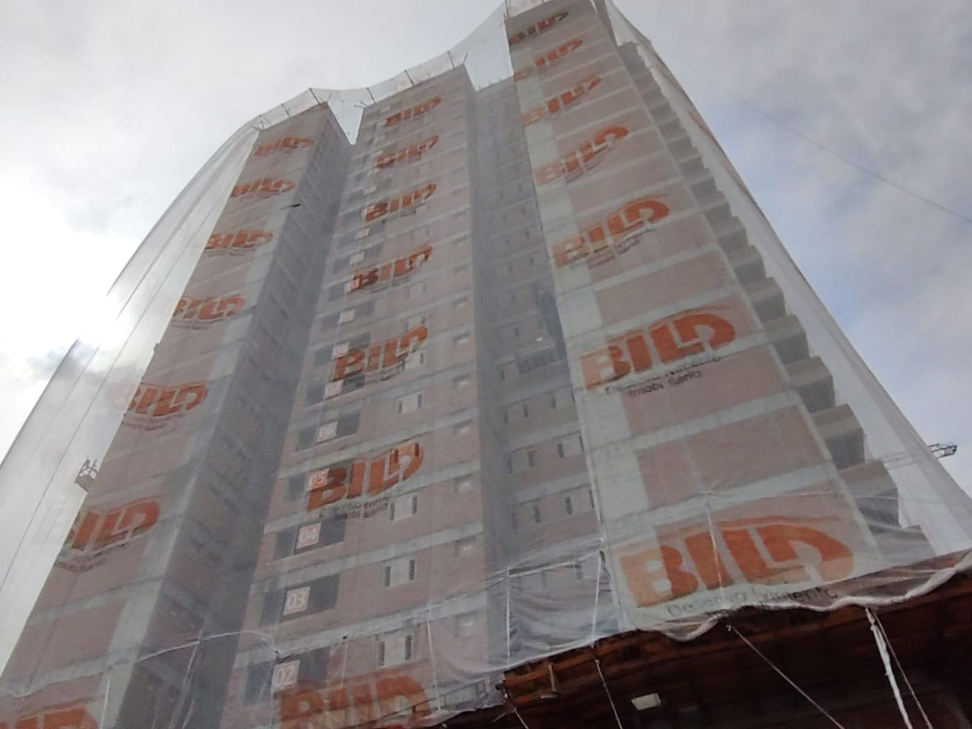 Tela personalizada em torre residencial