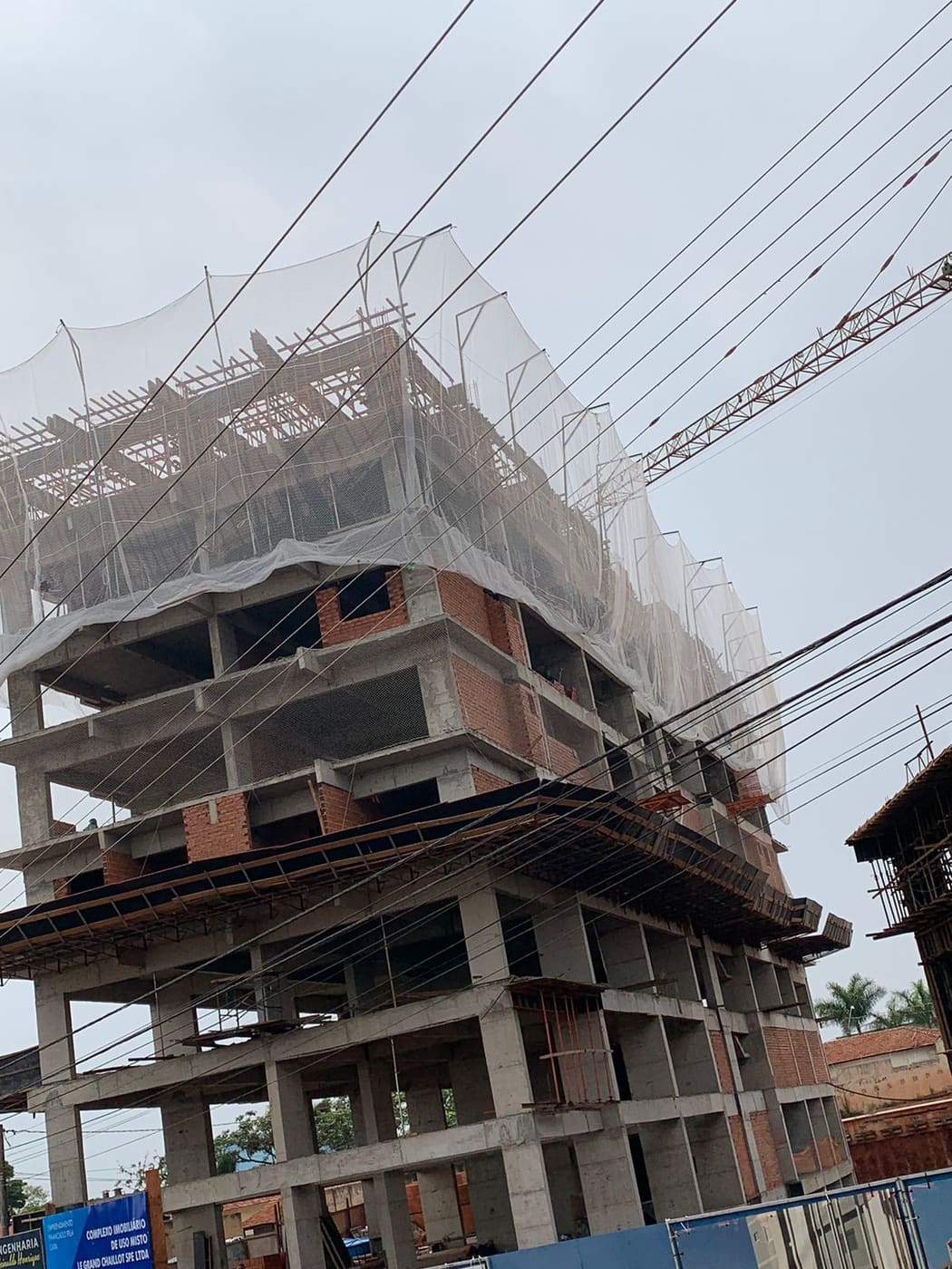 SLQA e tela em obra em andamento